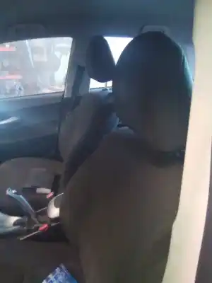 Veículo de Sucata toyota auris sport do ano 2001 alimentado 2adfhv