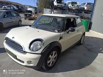 Vehicul casat mini mini (r56) one al anului 2001 alimentat n12b14a
