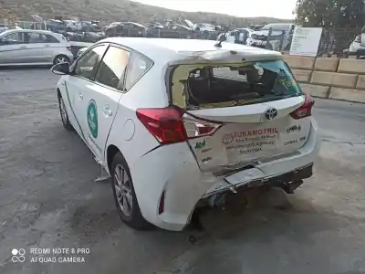 Sloopvoertuig toyota auris hybrid active van het jaar 2001 aangedreven 2zrfxe