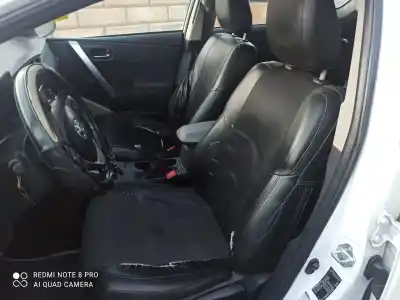 Sloopvoertuig toyota auris hybrid active van het jaar 2001 aangedreven 2zrfxe