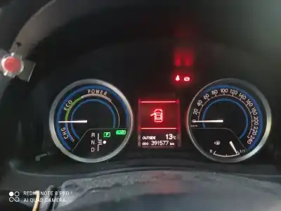 Sloopvoertuig toyota auris hybrid active van het jaar 2001 aangedreven 2zrfxe