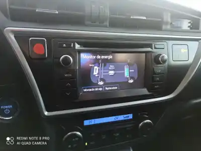 Sloopvoertuig toyota auris hybrid active van het jaar 2001 aangedreven 2zrfxe