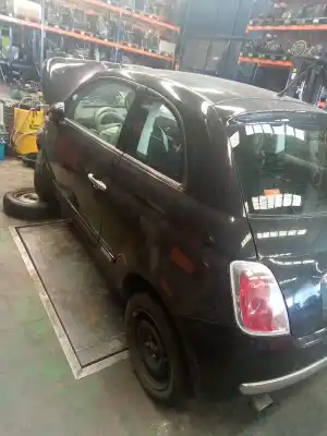 Sloopvoertuig fiat nuova 500 (150) pop van het jaar 2001 aangedreven 310a1027