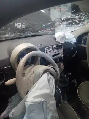 Sloopvoertuig fiat nuova 500 (150) pop van het jaar 2001 aangedreven 310a1027