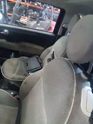 Sloopvoertuig fiat nuova 500 (150) pop van het jaar 2001 aangedreven 310a1027