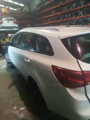 Veículo de Sucata kia ceed drive 110 cv / 81 kw do ano 2001 alimentado d4fd