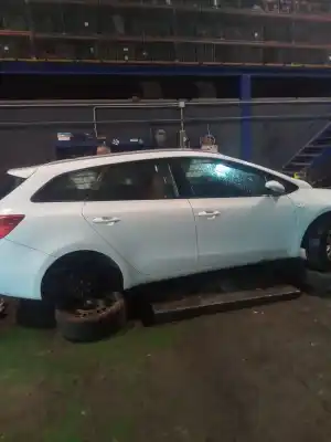 Veículo de Sucata kia ceed drive 110 cv / 81 kw do ano 2001 alimentado d4fd