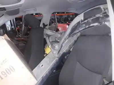 Veicolo di demolizione BMW SERIE 3 BERLINA (E90) 320d dell'anno 2001 alimentato N47D20A