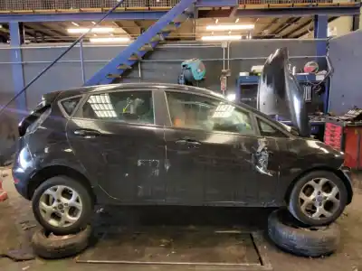 Sloopvoertuig ford fiesta (cb1) kvja van het jaar 2001 aangedreven kvja