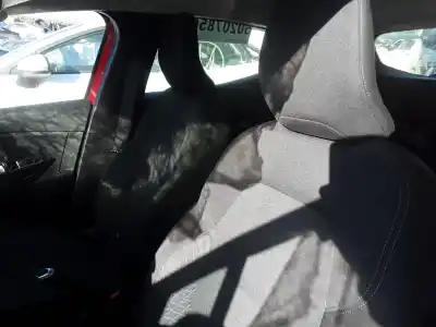 Здавання транспортного засобу RENAULT CLIO V (B7_) 1.3 TCe 130 (B7MF) року 2001 потужний H4MC632 Здавання транспортного засобу RENAULT CLIO V (B7_) 1.3 TCe 130 (B7MF) року 2001 потужний H4MC632