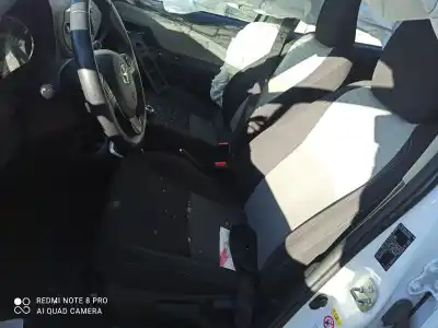 Veículo de Sucata toyota yaris active do ano 2001 alimentado 2nr