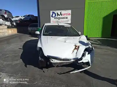 Veículo de Sucata ford mondeo berlina (ca2) trend (09.2010->) 140 cv / 103 kw do ano 2001 alimentado qxbb