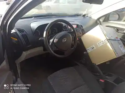 Veículo de Sucata kia ceed drive 136 cv / 100 kw do ano 2001 alimentado d4fb