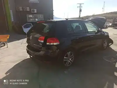 Veículo de Sucata volkswagen golf vi (5k1) 1.2 tsi do ano 2001 alimentado 0