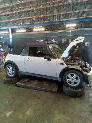 Scrapping Vehicle mini cabrio (r52) cooper of the year 2001 powered w10