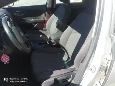 Здавання транспортного засобу seat leon st (5f8) style року 2001 потужний czc