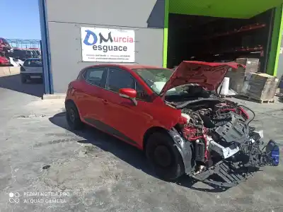 Veicolo di demolizione RENAULT CLIO IV (BH_) 1.2 16V dell'anno 2001 alimentato D4F740
