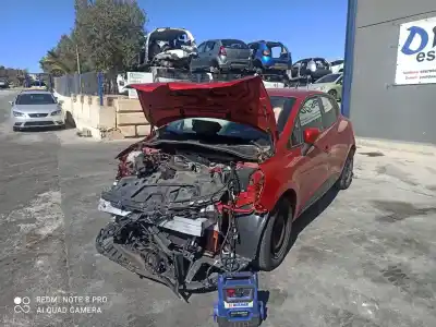 Scrapping Vehicle renault clio iv (bh_) 1.2 16v of the year 2001 powered d4f740