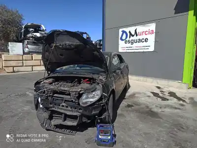 Veículo de Sucata FORD FOCUS LIM. (CB8) Ambiente do ano 2001 alimentado IQDB