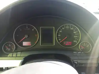 Veículo de Sucata audi a4 berlina (8e) 2.0 tdi do ano 2001 alimentado bre