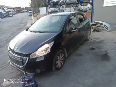 Veículo de Sucata peugeot 208 access do ano 2001 alimentado 8hr