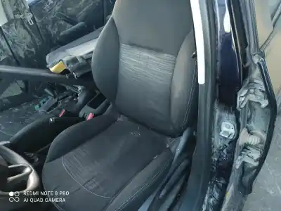 Veículo de Sucata peugeot 208 access do ano 2001 alimentado 8hr