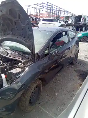 Véhicule à la ferraille ford fiesta (cb1) trend de l'année 2001 alimenté hhjd