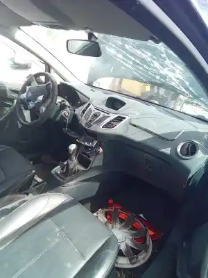 Véhicule à la ferraille ford fiesta (cb1) trend de l'année 2001 alimenté hhjd