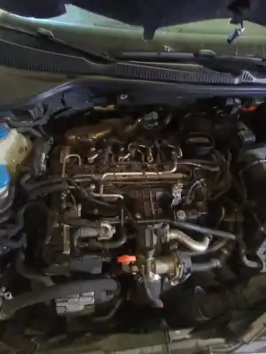 Veículo de Sucata volkswagen golf vi (5k1) advance bluemotion do ano 2001 alimentado cayd