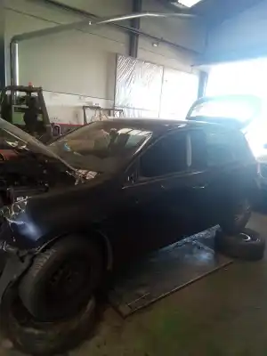 Veículo de Sucata volkswagen golf vi (5k1) advance bluemotion do ano 2001 alimentado cayd