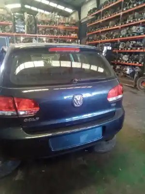 Veículo de Sucata volkswagen golf vi (5k1) advance bluemotion do ano 2001 alimentado cayd