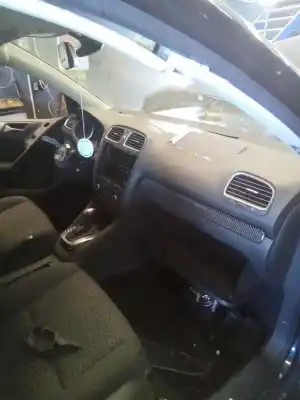 Veículo de Sucata volkswagen golf vi (5k1) advance bluemotion do ano 2001 alimentado cayd