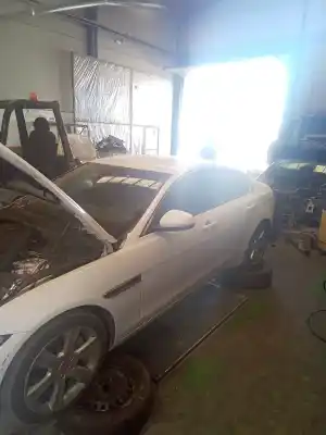 Scrapping Vehicle jaguar xe pure of the year 2001 powered 204dtd