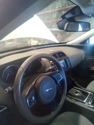 Scrapping Vehicle jaguar xe pure of the year 2001 powered 204dtd