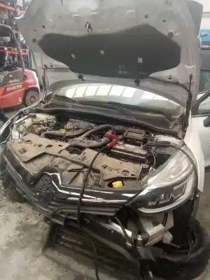 Veicolo di demolizione renault clio iv (bh_) 0.9 tce 90 dell'anno 2001 alimentato h4b