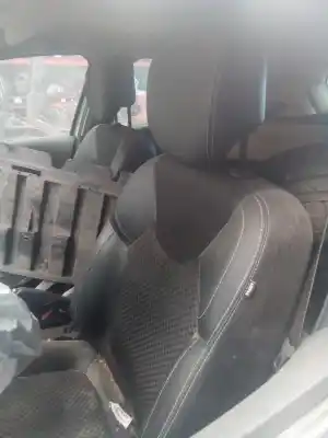 Veicolo di demolizione renault clio iv (bh_) 0.9 tce 90 dell'anno 2001 alimentato h4b