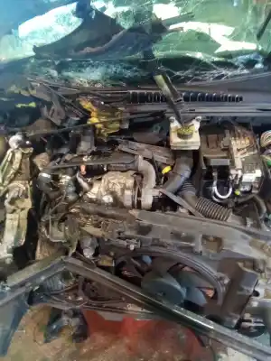 Veículo de Sucata peugeot 5008 premium do ano 2001 alimentado 9hr