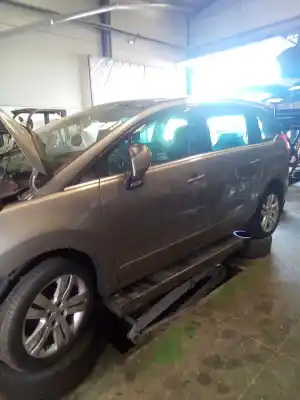 Veículo de Sucata peugeot 5008 premium do ano 2001 alimentado 9hr