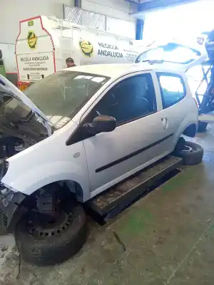 Veículo de Sucata renault twingo societe do ano 2001 alimentado d4f770