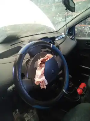 Veículo de Sucata renault twingo societe do ano 2001 alimentado d4f770