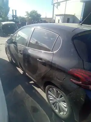 Scrapping Vehicle peugeot 208 style of the year 2001 powered cchmrp