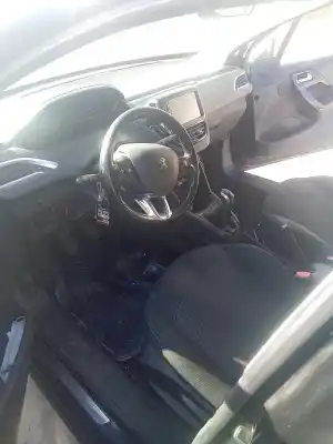 Scrapping Vehicle peugeot 208 style of the year 2001 powered cchmrp