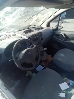 Veículo de Sucata peugeot partner tepee 1.6 hdi / bluehdi 75 do ano 2001 alimentado 9hn