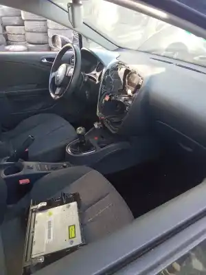 Veículo de Sucata SEAT LEON (1P1) Stylance / Style do ano 2001 alimentado BXE