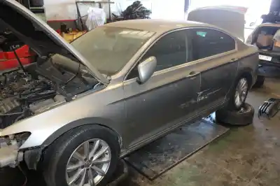 Veículo de Sucata volkswagen passat b8 (3g2, cb2) 1.6 tdi do ano 2001 alimentado dcxa