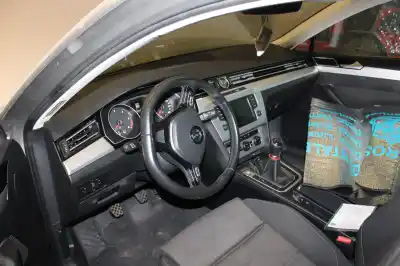 Veículo de Sucata VOLKSWAGEN PASSAT B8 (3G2, CB2) 1.6 TDI do ano 2001 alimentado DCXA