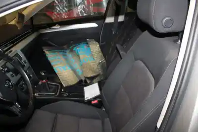 Veículo de Sucata volkswagen passat b8 (3g2, cb2) 1.6 tdi do ano 2001 alimentado dcxa