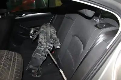 Veículo de Sucata volkswagen passat b8 (3g2, cb2) 1.6 tdi do ano 2001 alimentado dcxa