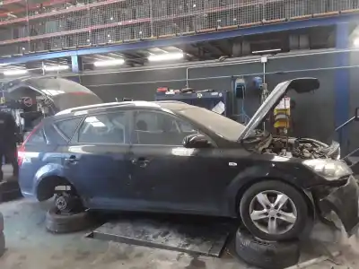 Scrapping Vehicle kia ceed active 116 cv / 85 kw of the year 2001 powered d4fb Scrapping Vehicle kia ceed active 116 cv / 85 kw of the year 2001 powered d4fb