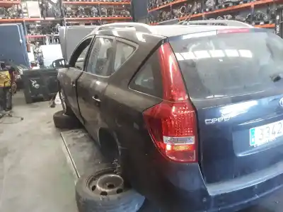Scrapping Vehicle kia ceed active 116 cv / 85 kw of the year 2001 powered d4fb Scrapping Vehicle kia ceed active 116 cv / 85 kw of the year 2001 powered d4fb